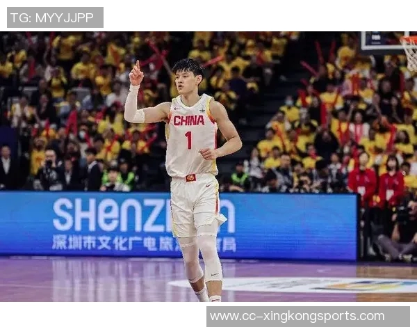 媒体人分析曾凡博表现称教练未设投篮战术需时间适应比赛节奏